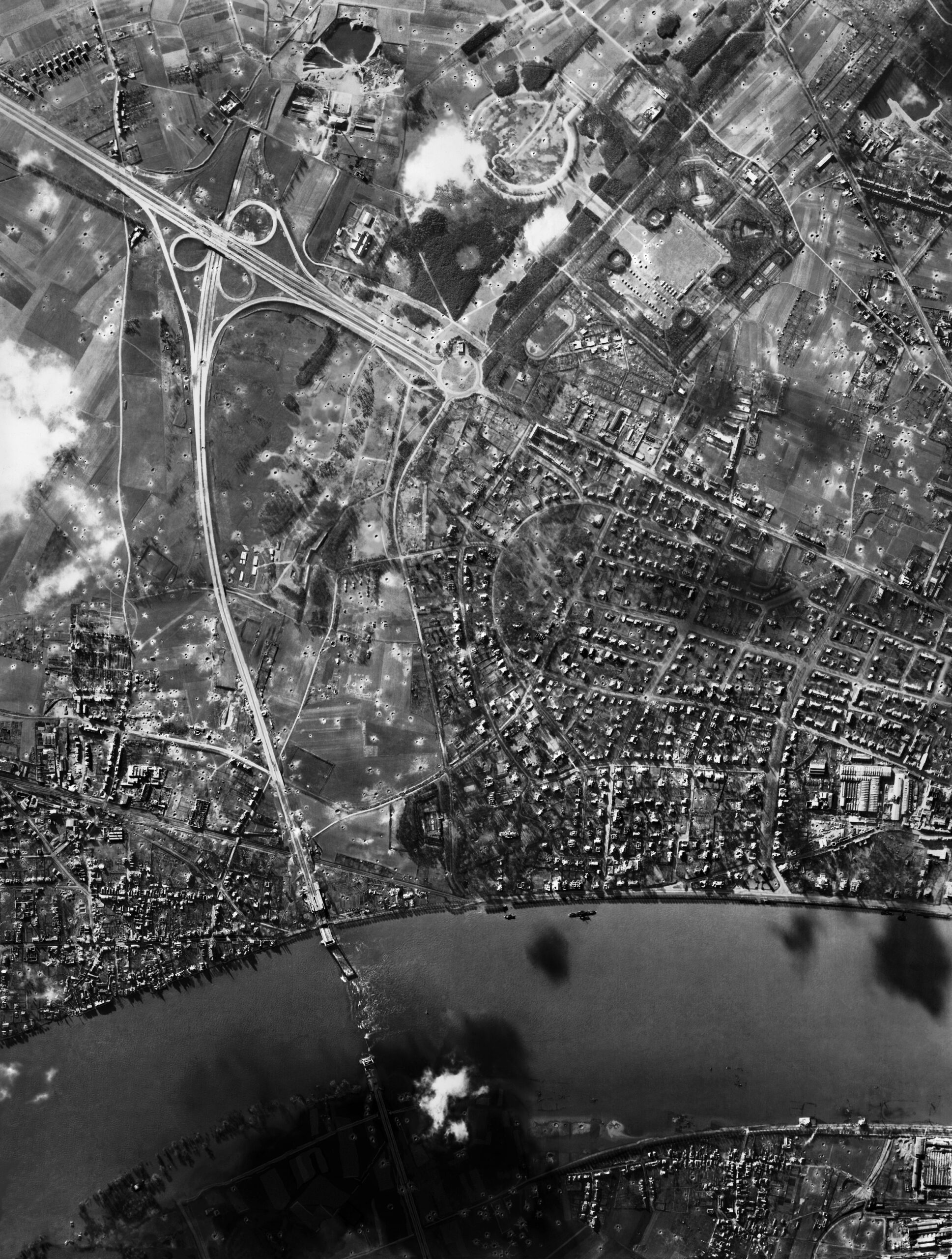 Gerhard Richter, Bridge 14 FEB 45, 2000, offset print in black after a photograph of the city of Cologne taken from an American military aircraft on February 14, 1945 © Gerhard Richter 2025 (06022025)