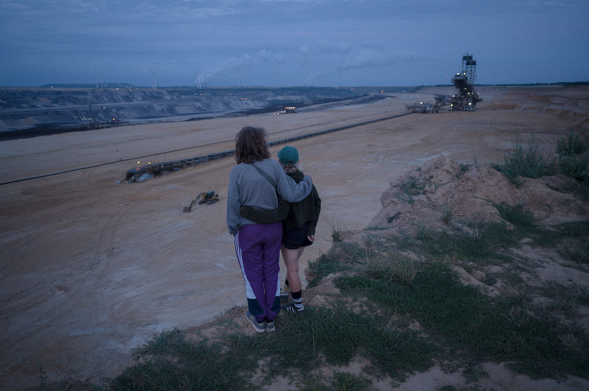 Jana Bauch, Indigo and Ronnie on the Edge, 2022, from the series: Y-Topia, 2021-2023 © Jana Bauch