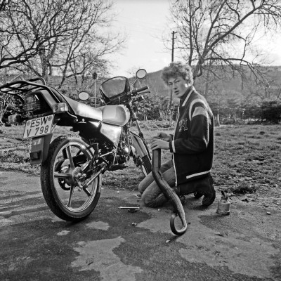 Rambach – Nordhessen, aus der Serie Jugend eines nordhessischen Dorfes, November 1982, © Roland Kopp Rambach – Nordhessen, aus der Serie Jugend eines nordhessischen Dorfes, November 1982, © Roland Kopp
