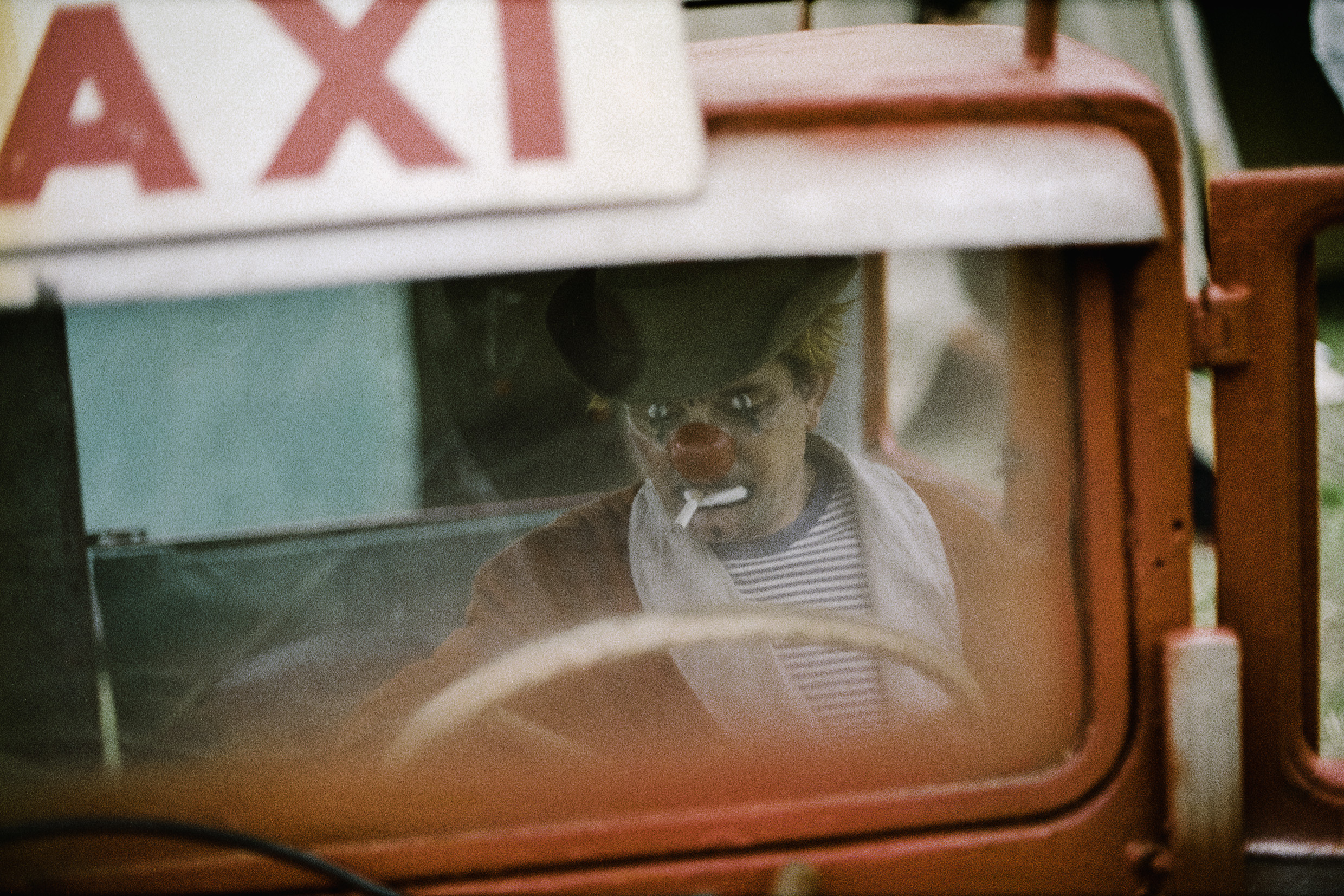 Ute Mahler, Aus der Werkgruppe Zirkus Hein – Clown, 1973-1974, ©Ute Mahler Ute Mahler, Aus der Werkgruppe Zirkus Hein – Clown, 1973-1974, ©Ute Mahler