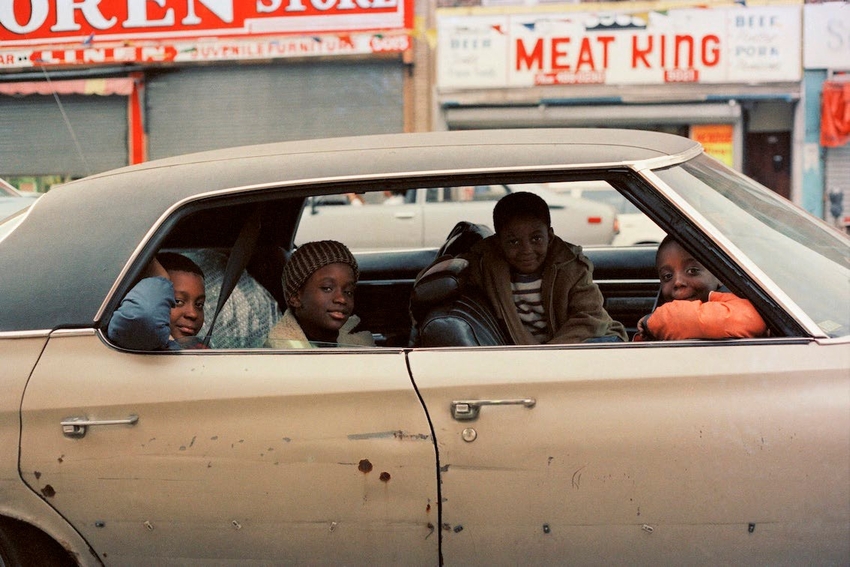 Jamel Shabazz, Joy riding Flatbush, Brooklyn, NYC 1981 © Jamel Shabazz, Courtesy Galerie Bene Taschen, Köln Jamel Shabazz, Joy riding Flatbush, Brooklyn, NYC 1981 © Jamel Shabazz, Courtesy Galerie Bene Taschen, Köln